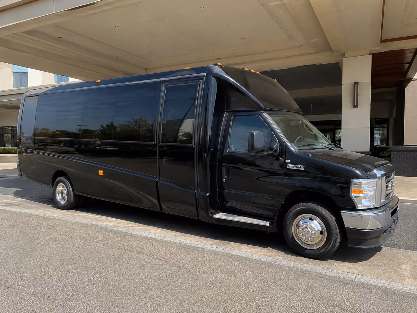18 Passenger Party Bus Exterior