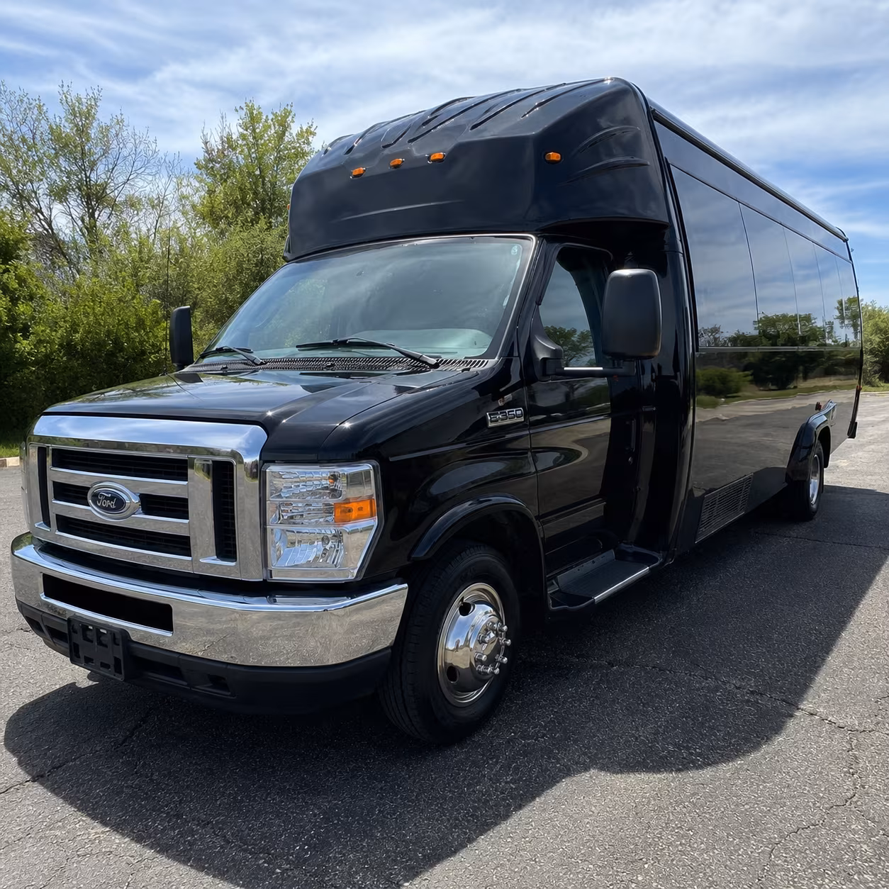 Islip Winery Tour & Pub Crawl Transportation