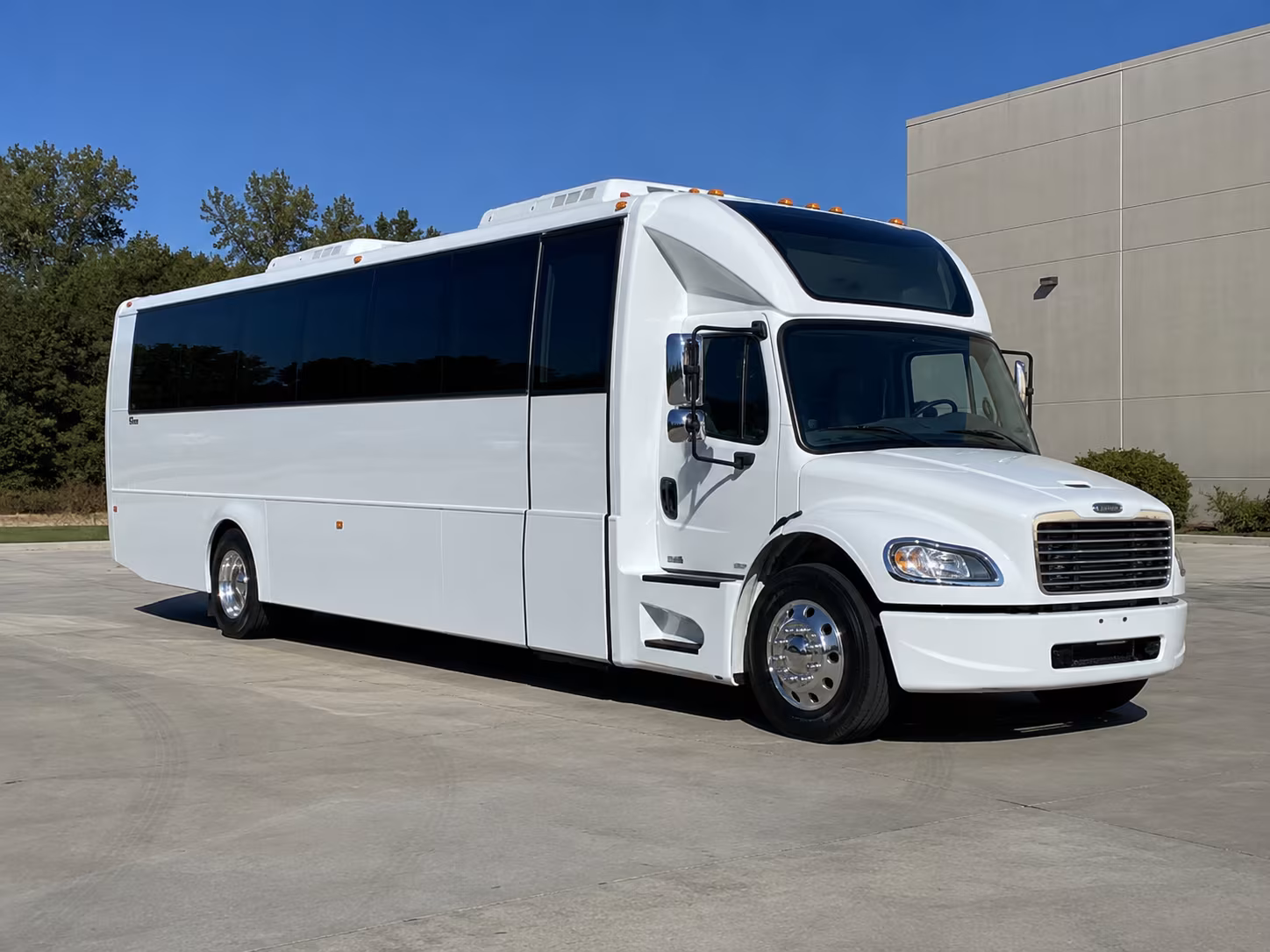 Long Island Winery Tour & Pub Crawl Transportation party bus exterior
